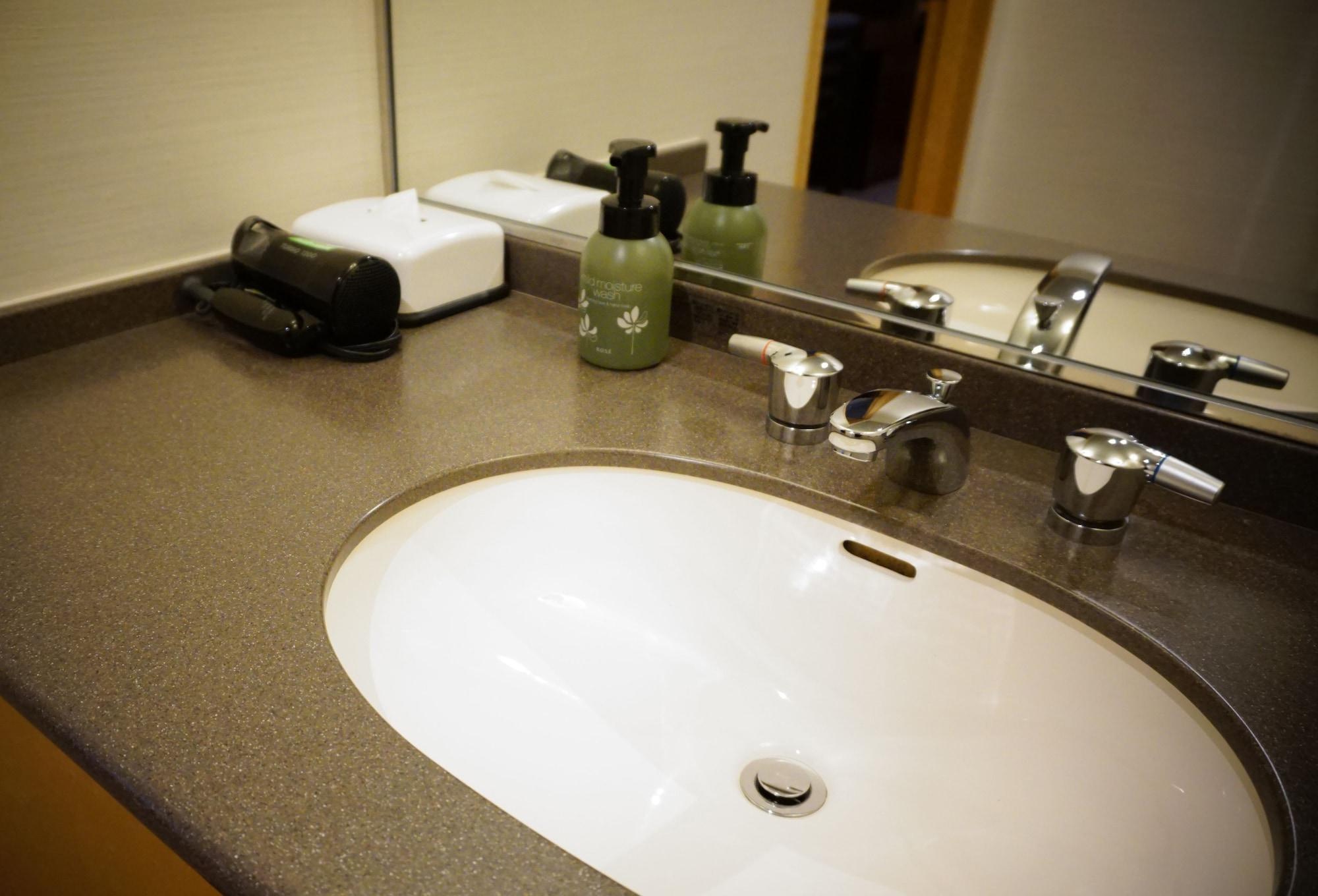Kkr Hotel Hakata Фукуока Екстериор снимка