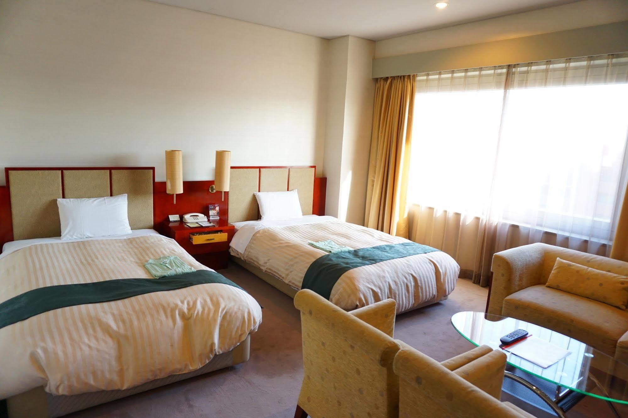 Kkr Hotel Hakata Фукуока Екстериор снимка