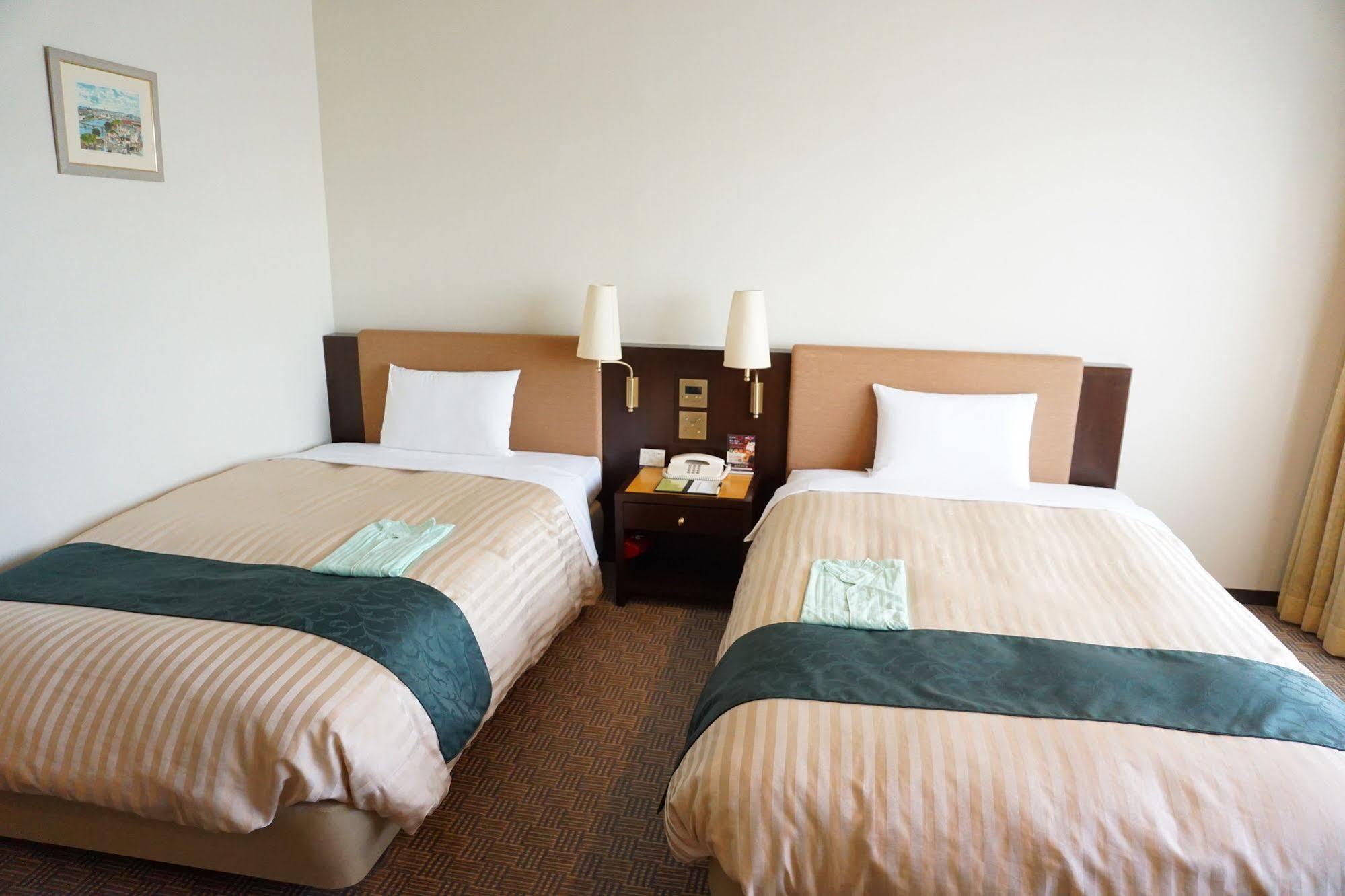 Kkr Hotel Hakata Фукуока Екстериор снимка