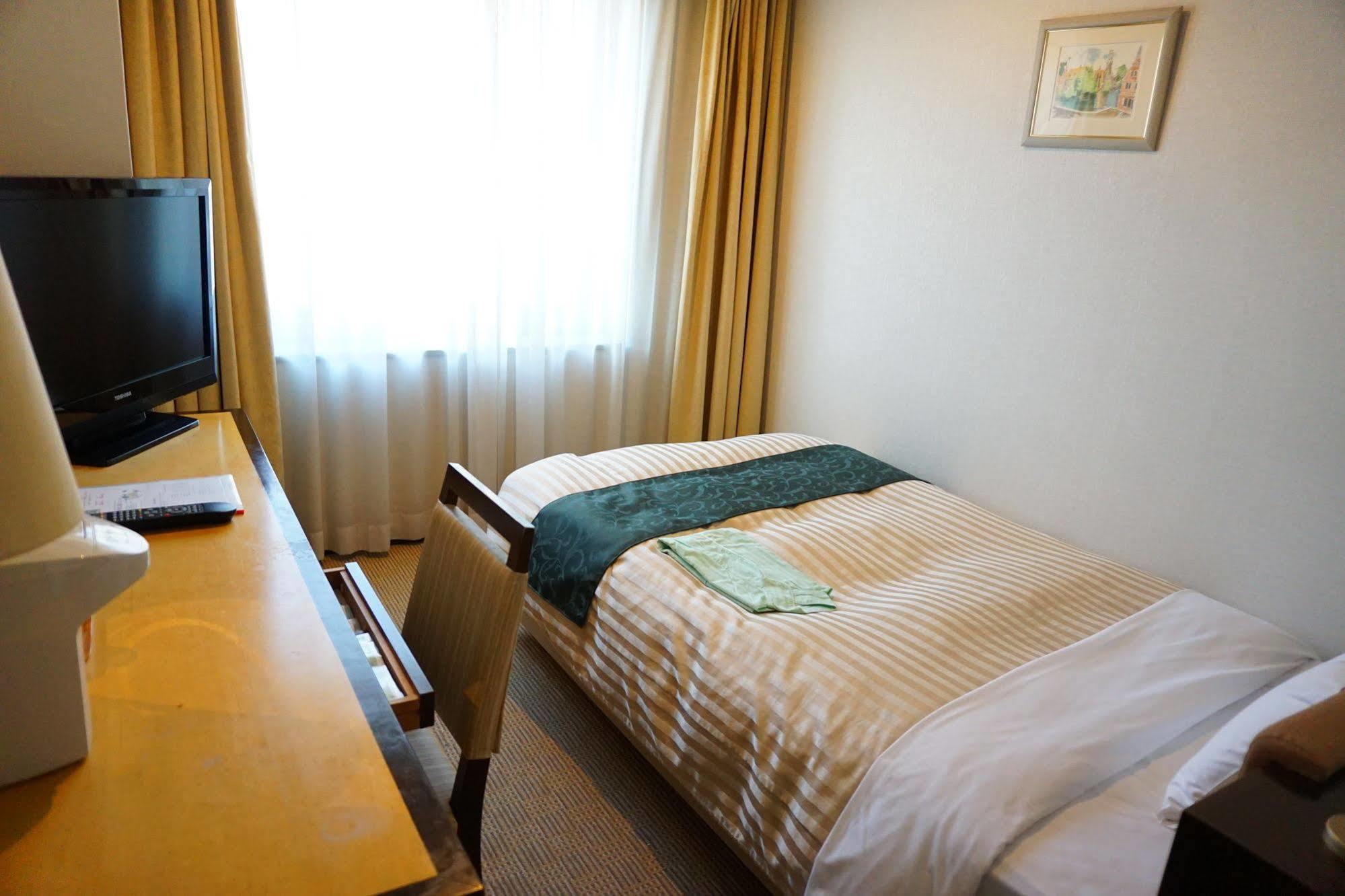 Kkr Hotel Hakata Фукуока Екстериор снимка