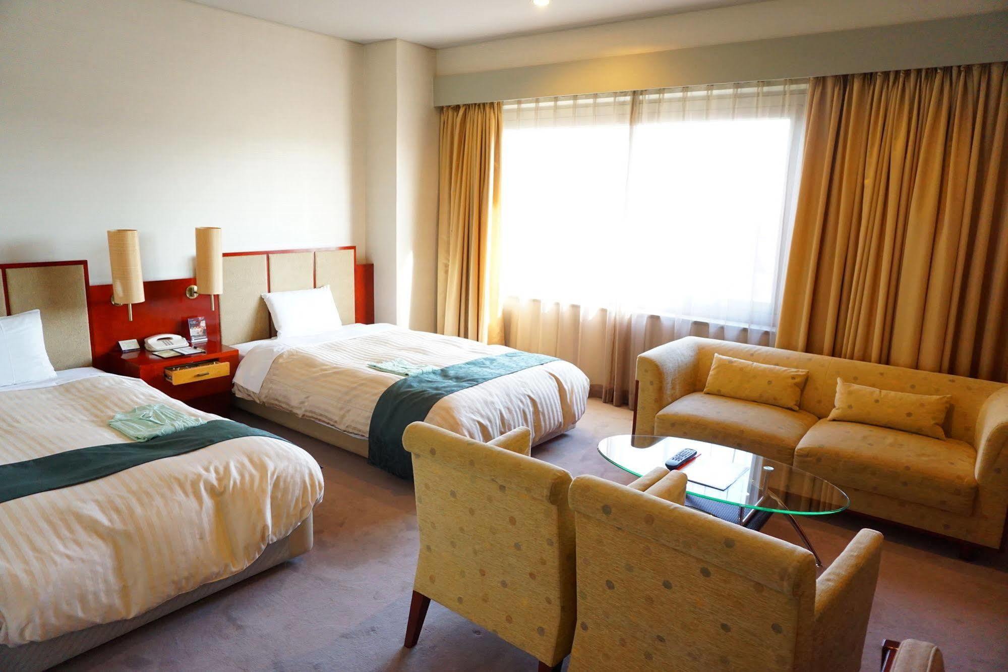 Kkr Hotel Hakata Фукуока Екстериор снимка